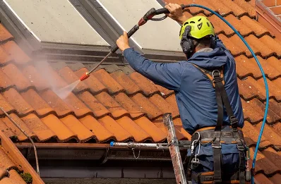Démoussage et hydrofuge de toiture à Lintot